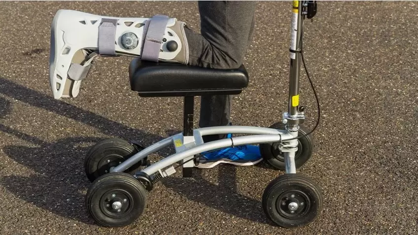 Adjust a Knee Scooter