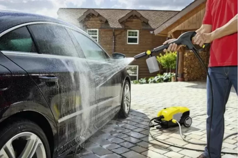 On-the-Go Fueling and Cleaning